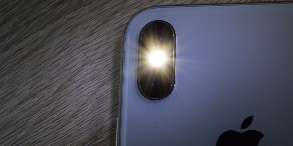 如何为iPhone相机打开闪光灯