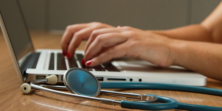 pc and stethoscope2