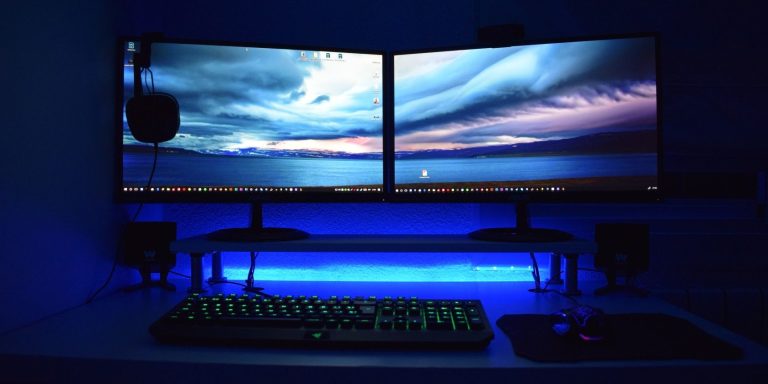 gaming mouse and mouse with two monitors