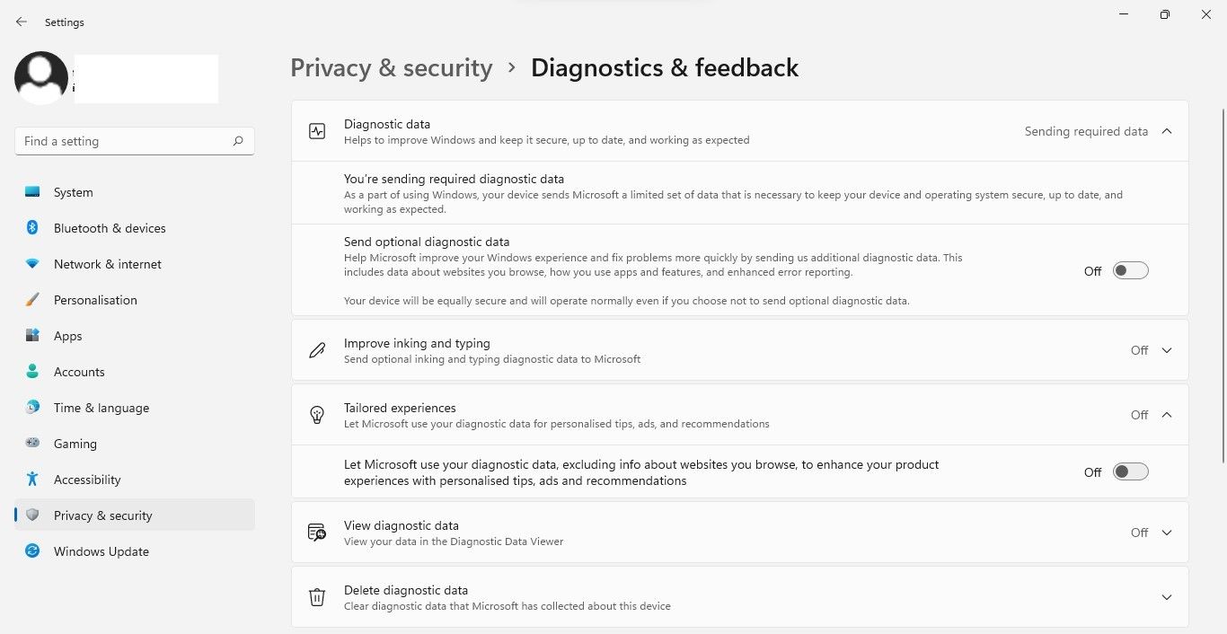 在 Windows 设置应用程序的诊断和反馈设置中关闭“下一步发送可选诊断数据”开关后，通过展开菜单来关闭“定制体验”开关