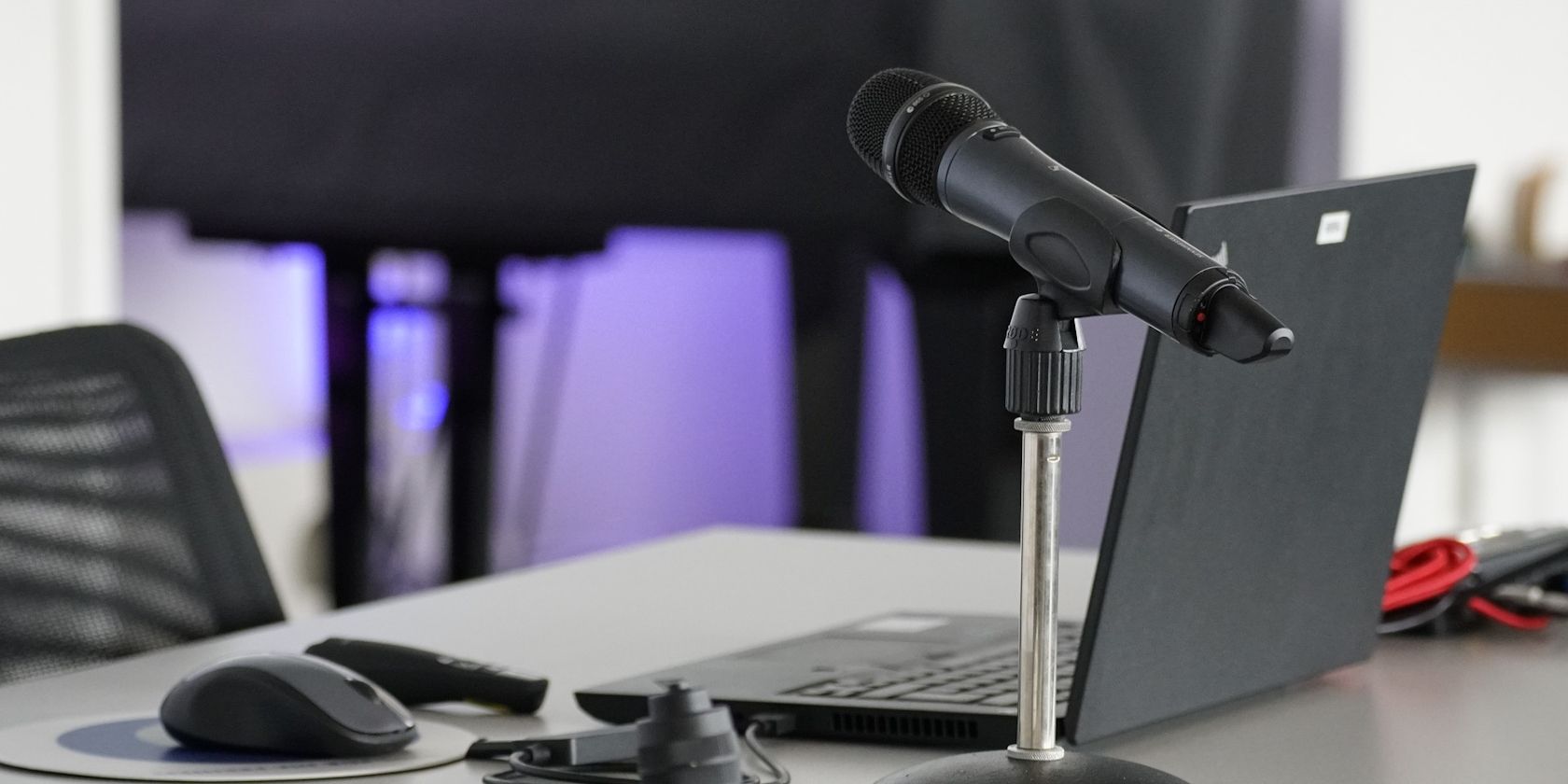 microphone with laptop