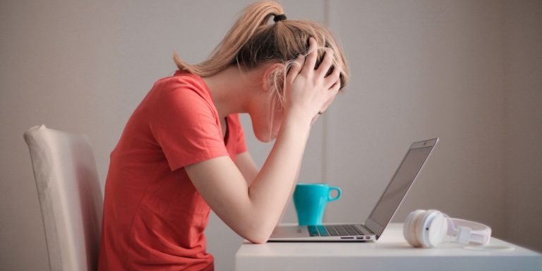 1691958280 frustrated user