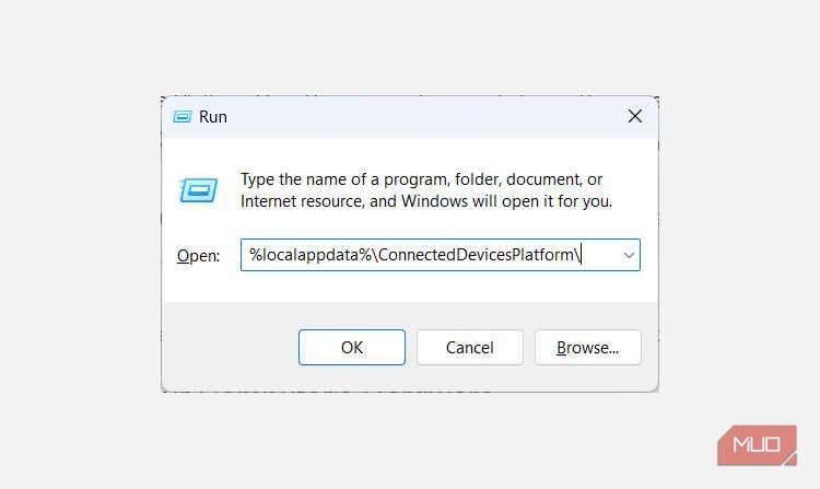 导航到 Windows 运行中的连接设备平台文件夹