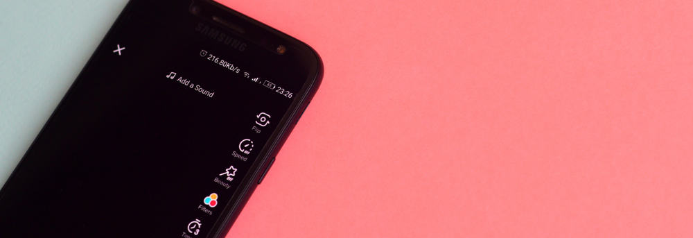 如何将相机胶卷视频添加到TikTok